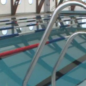 La piscina municipal se convertirá el sábado en una espacio para la solidaridad navideña
