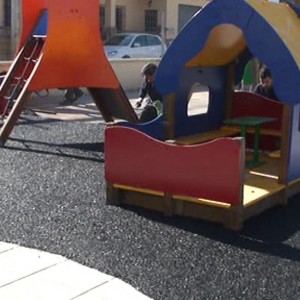 Concluye una primera fase de reparación de los parques infantiles deteriorados por actos incívicos