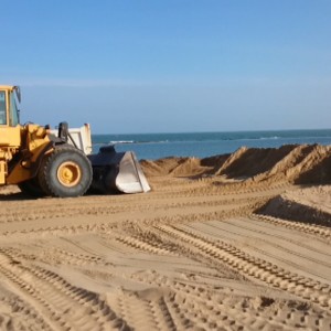 Playas pide colaboración para garantizar la seguridad en los trabajos iniciados hoy en la playa de la Cruz del Mar