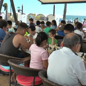 65 participantes en el torneo playero que abría la actividad ajedrecística veraniega en Chipiona
