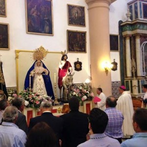 Ilusión en el seno de la asociación parroquial La Borriquita tras la bendición de las imágenes por el Obispo