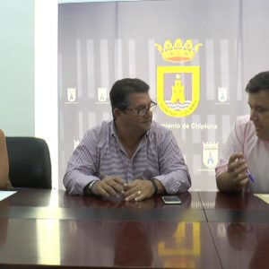 Firmado el convenio por el que el Ayuntamiento subvenciona a Afanas  el mantenimiento de la caldera de biomasa de la piscina terapéutica