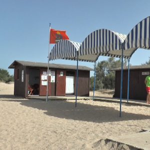 Efectivos de Protección Civil salvan la vida en Las tres piedras a un hombre de 76 años que se encontraba inconsciente en la zona de baño