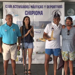 Santiago Nieto y Rafael Martín-Prat con Adrian Patrón, se proclaman campeones autonómicos de Catamarán en aguas de Chipiona