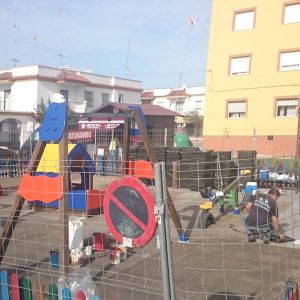 El Ayuntamiento de Chipiona inicia otra actuación global de renovación y reparación en los parques infantiles de la localidad