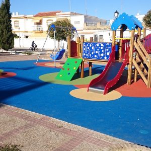 Llamamiento a la colaboración ciudadana para cuidar los parques infantiles que han sido renovados recientemente