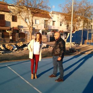 Comienza la demolición y nueva construcción del muro de cerramiento del polideportivo municipal con fondos del Plan Invierte