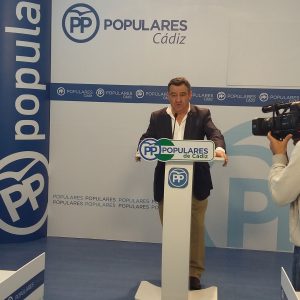 Loaiza anuncia que el PP elevará al pleno de la Diputación el apoyo a los mariscadores de corrales de Chipiona