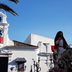 La Borriquita realizó su primer recorrido procesional por las calles de Chipiona