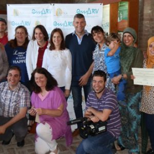 Un proyecto de las emisoras municipales de Andalucía de fomento de la interculturalidad finalista de los premios La Caixa