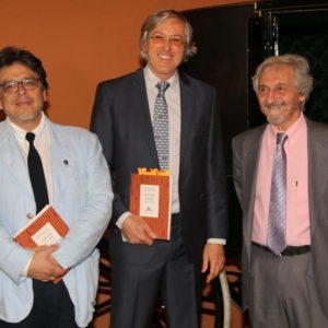 Alejandro Roemmers presentó ayer en Sevilla su nuevo libro