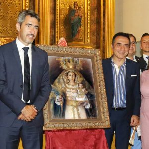 El pintor Antonio Montiel realiza el cartel de LV aniversario  de la patrona de Benalmádena .