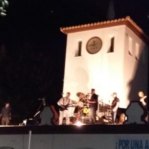 Un concierto de KM4 en la azotea de la Plaza de Abastos da continuidad a los que se hacían en Salmedina