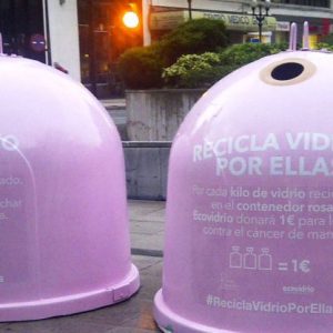 La campaña ‘Recicla vidrio por ellas’ de Ecovidrio llega a Chipiona con motivo en el Día Mundial del cáncer de mama