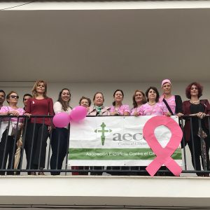 La asociación local conmemora la jornada mundial contra el cáncer de mama alertando sobre la importancia de la detección precoz