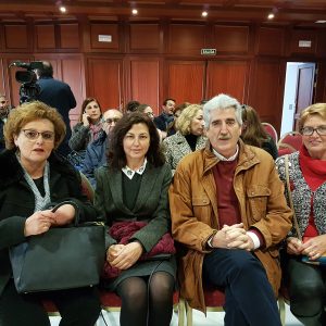 Homenaje municipal a los docentes que se jubilaron en Chipiona en el pasado curso