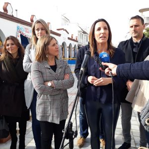 Irene García e Isabel Jurado visitan la obra del PFEA en la calle Víctor Pradera y tratan asuntos prioritarios para Chipiona