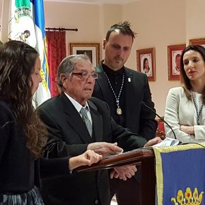 La Corporación y la sociedad civil chipionera tributan un merecido y cálido homenaje al exconcejal Luis Díaz Quintero