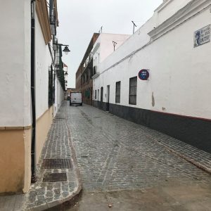 El Ayuntamiento de Chipiona finaliza la rehabilitación de la calle Padre Jesús Cautivo mediante el Plan Invierte 2017