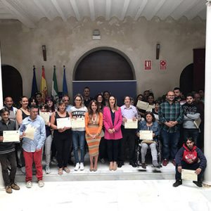 100 participantes en los programas Empleo Joven y Empleo 30+ reciben sus certificados acreditativos