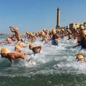 Estéfano González y Fátima Souissi se imponen en la Travesía a nado Picoco-Playa de Regla