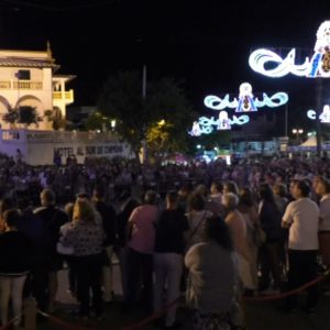 Una noche inaugural de las fiestas patronales de Nuestra Señora de Regla que comenzó con animación pero no se alargó