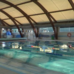 Casi dos mil alumnos chipioneros volverán a disfrutar este año del programa de natación escolar que promueve la Delegación de Deportes