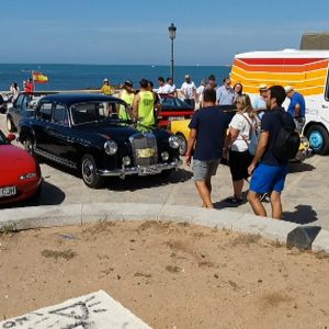 La cuarta concentración de vehículos clásicos e históricos ‘Ciudad de Chipiona’ reunió este fin de semana a más de una treintena de vehículos