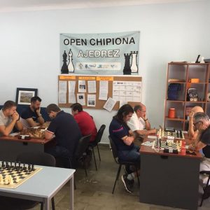 El Equipo Triman Nautic Chipiona A consigue la victoria en la primera ronda de las ligas provinciales de ajedrez.