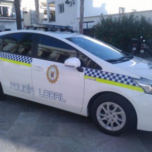 La Policía Local cuenta con un nuevo vehículo adquirido por sistema de renting dotado con el equipamiento policial que establece la normativa