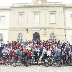 El Ayuntamiento presenta el proyecto de carril bici hasta el centro de la localidad durante la celebración del Día de la Bicicleta
