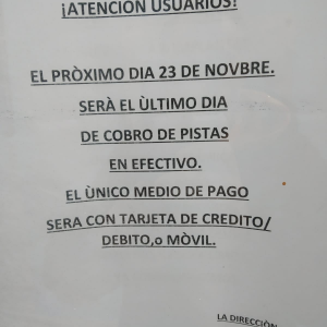 Ciudadanos Chipiona acusa al gobierno del PP de querer vaciar las pistas deportivas municipales eliminando el alquiler con pago en efectivo