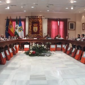 18 alumnos han llevado propuestas para mejorar la vida en Chipiona en el pleno infantil del Día de la Constitución