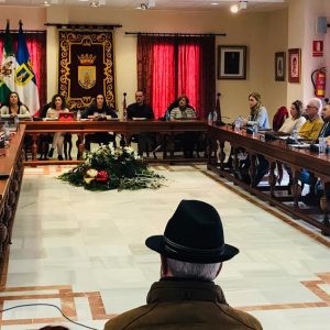 El Pleno apoya por unanimidad la iniciativa ciudadana para conceder al autor gaditano de carnaval, Antonio Martín, la Medalla de Andalucía