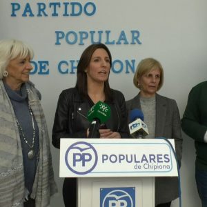 Teófila Martínez y María José García Pelayo analizan con Isabel Jurado los asuntos pendientes de la Junta de Andalucía en Chipiona