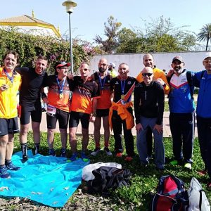 Los doce atletas chipioneros participantes en el Maratón de Sevilla dejaron alto el pabellón local