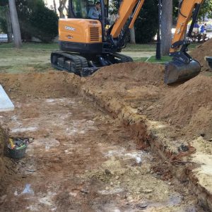 Diputación inicia la excavación en busca de fosas comunes en el Parque El Mayeto, en Rota, entre las que podrían estar los restos de 7 chipioneros