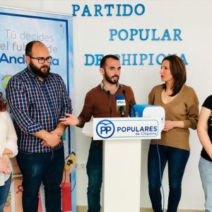 Nuevas Generaciones presenta la campaña para los jóvenes Tú decides el futuro de Chipiona