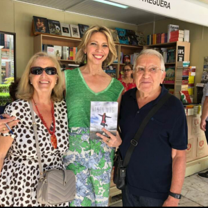 El periodista Juan Holgado presenta la familia literaria de Marina Bernal en Anónimos infinitos