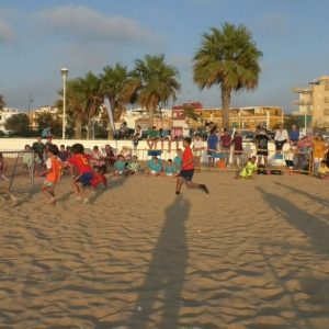 Arranca en la playa de la Cruz del Mar el Tour Fútbol Playa 3X3 con más de cien participantes