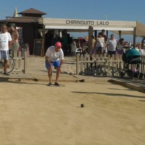 El histórico Torneo de petanca Playa de Regla abrió competición en la tarde de ayer con sesenta participantes