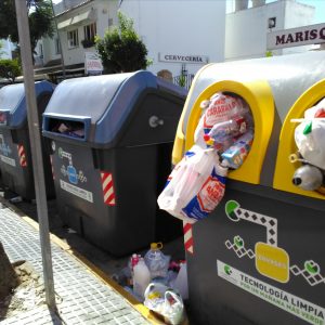 Sebastián Guzmán agradece la contribución de chipioneros y visitantes al incremento del reciclaje este verano en Chipiona