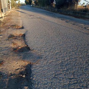 El pleno de Diputación apoya a las extrabajadoras de la Escuela Infantil Rocío Jurado y pide la mejora del camino de La Reyerta