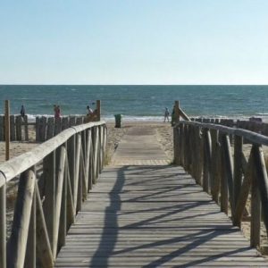Playas recibe una inversión de la Junta de Andalucía de 41.824,86 euros para pasarelas y tarimas que mejoren los accesos a las playas