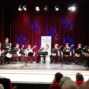 Juventudes Musicales organiza un concierto de Navidad de la Jóven Orquesta de Guitarras de Juventudes Musicales de Sevilla para el próximo viernes