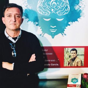 Jose Ángel Lucena lanza su primer libro ‘El hilo de Ariadna’, una novela sobre el Amor, la Música y el Alzheimer