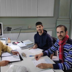 Cultura del Ayuntamiento de Chipiona deposita en la Delegación Territorial de la Junta un hacha neolítica