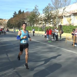 Fran Caraballo vuelve a alzarse con el triunfo en una Carrera Popular 28F Día de Andalucía que mantiene un gran nivel de participación