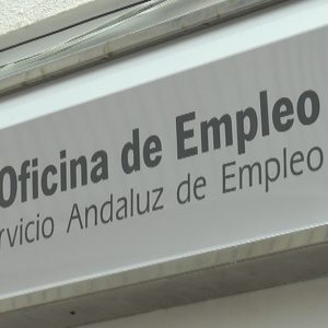 Chipiona finaliza abril con una subida de 189 parados y 711 más respecto a hace un año