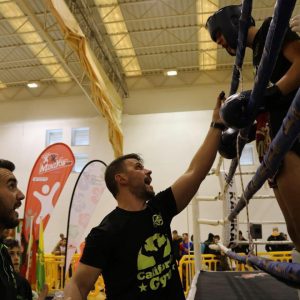 El campeón del mundo del mundo de full contact en Atenas 2017 Javier Russo, y su escuela vuelven a funcionar bajo medidas estrictas del covid-19.